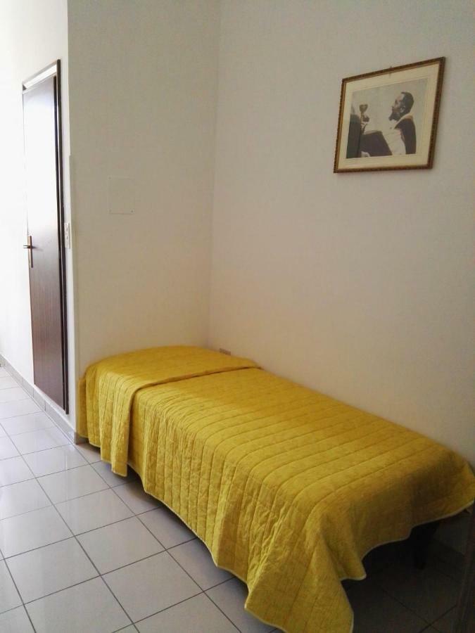 Single Room Private Bathroom,859471370:JPEG
